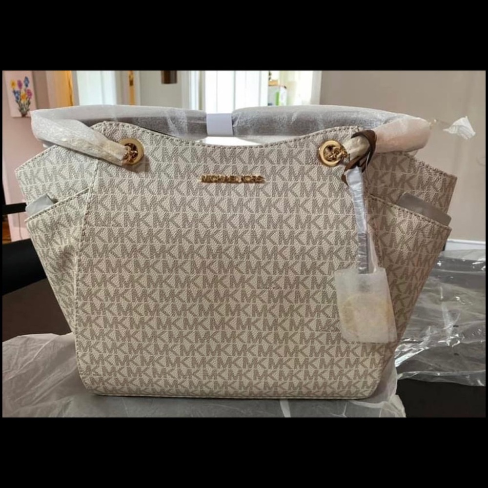MK large chain shoulder tote
